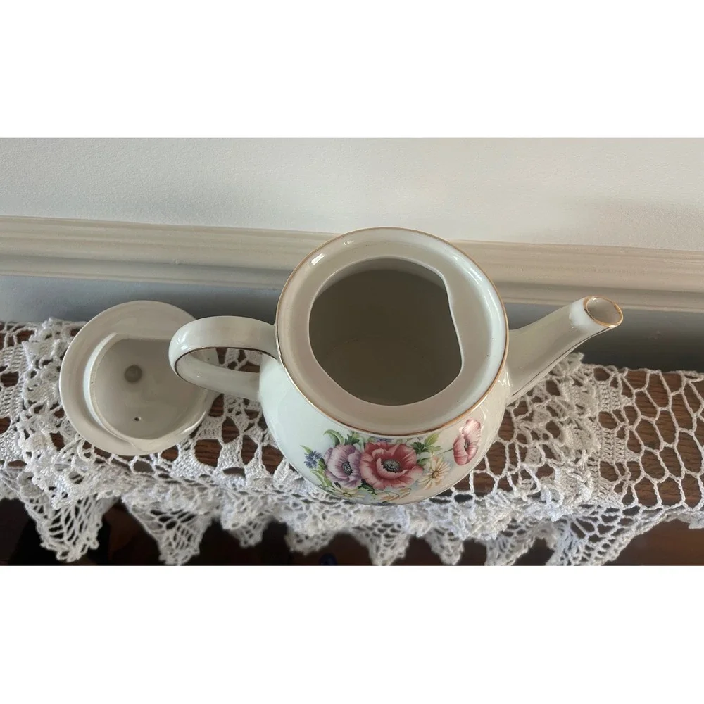 Sadler Windsor England Teapot Floral Poppy Wildflower Gold Trim Bone China 4425